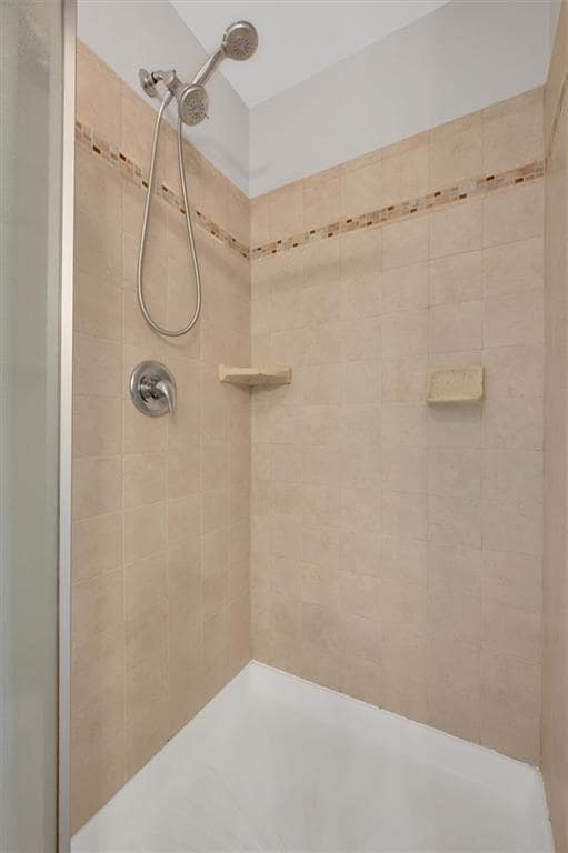 Building Photo - 212 Madison Ave