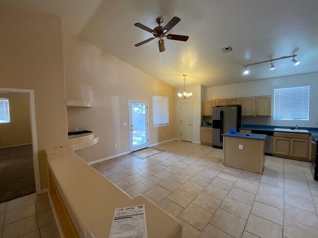 Building Photo - 7716 S Lions Spring Way