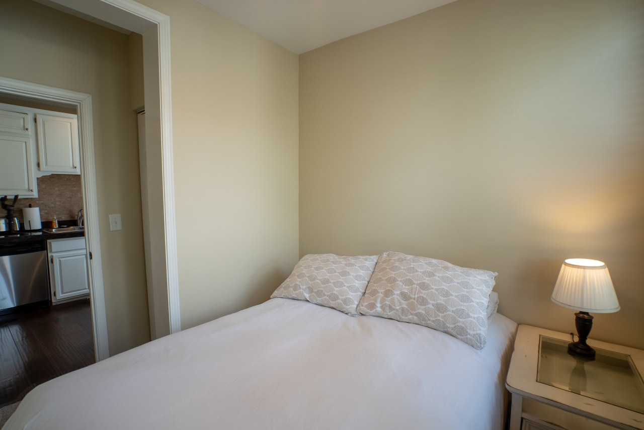 Building Photo - 3238 N Hoyne Ave