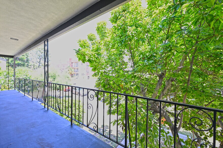 Building Photo - 11063 Ohio Ave