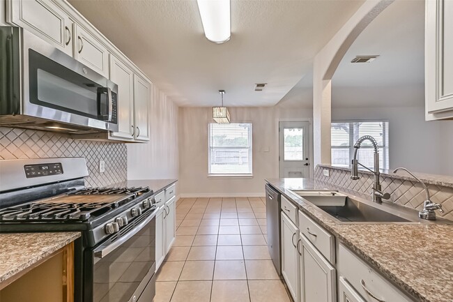 Building Photo - 911 Ruth Cir