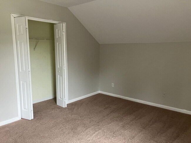 Building Photo - 426 Live Oak Walk