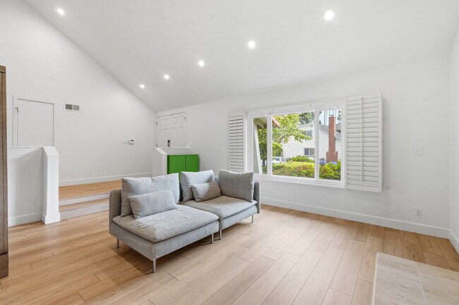 Building Photo - 28751 King Arthur Ct