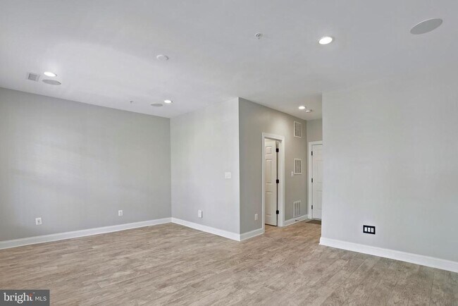 Building Photo - 42997 Mill Race Terrace