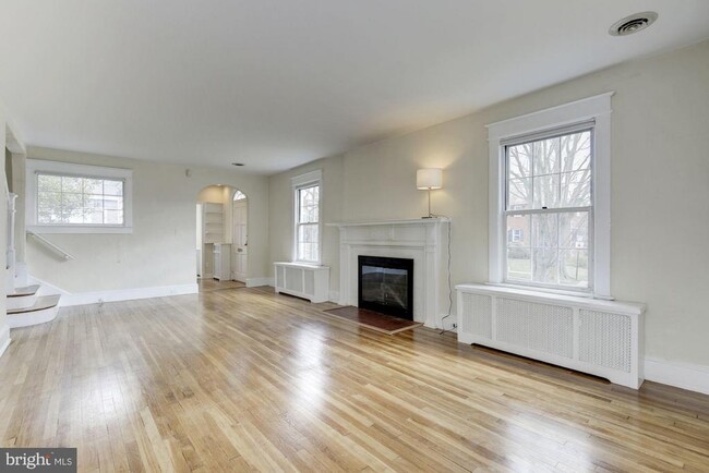 Building Photo - 3973 Harrison St NW