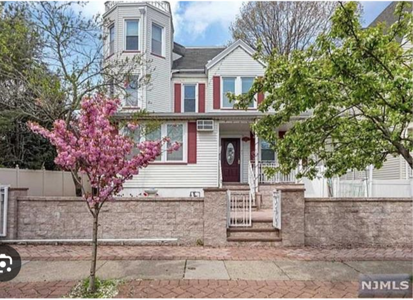 Quiet neighborhood - 113 Oakwood Ave