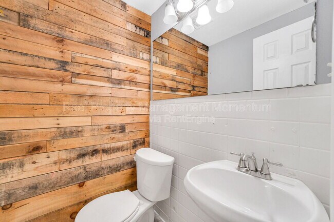 Building Photo - 603 E Greenwood St