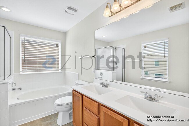Building Photo - 7414 Bluebonnet Bay