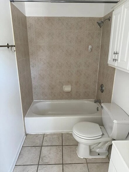 Building Photo - 2448 W Grenshaw St