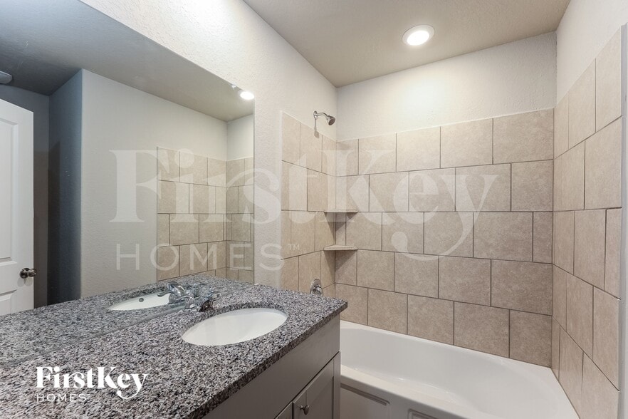 Building Photo - 5553 Basil Chase