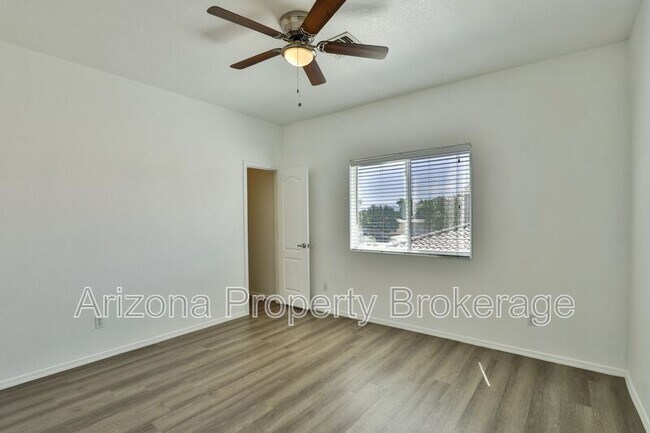 Building Photo - 13264 W Ventura St