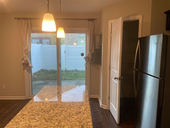 Building Photo - Beautiful Goodlettsville Condo Rental – 2 Bed, 2.5 Bath