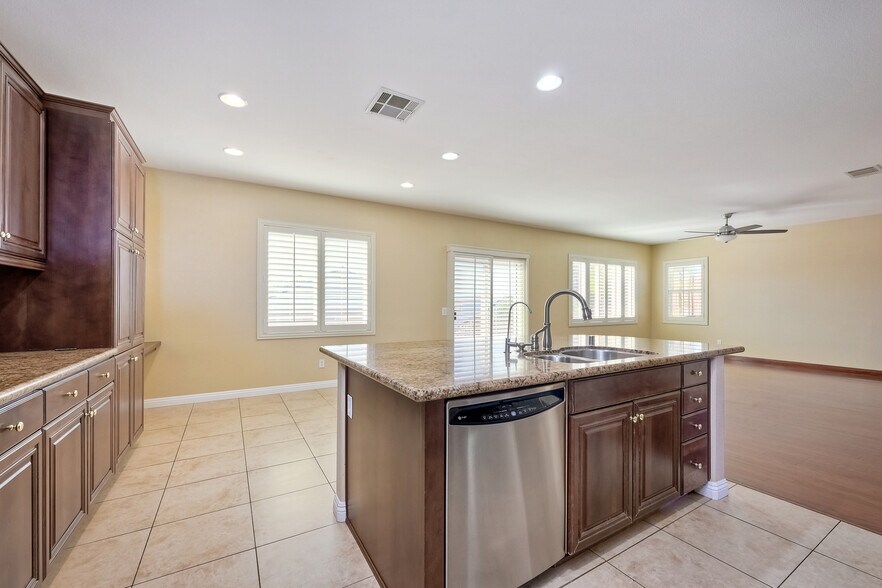 Building Photo - 44401 Penbrook Ln