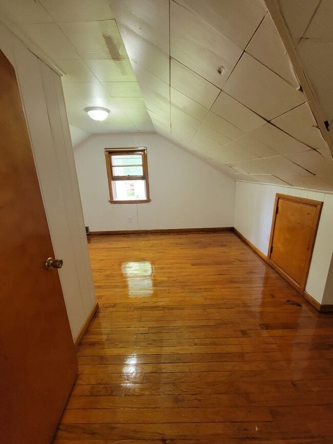 Building Photo - 136 E Edwards St