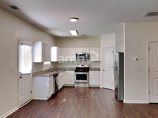 Building Photo - 601 Scotland Dr