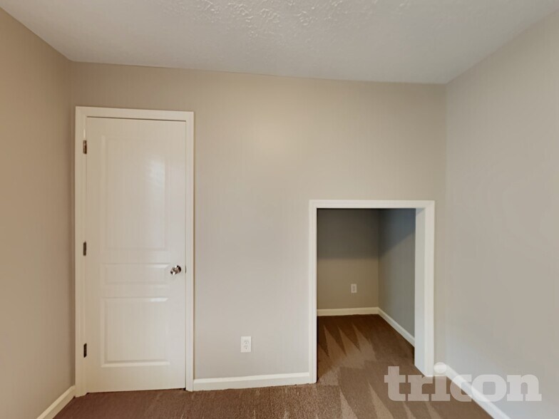 Building Photo - 2210 Burr Ct