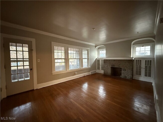 Building Photo - 888 Helmsdale Rd