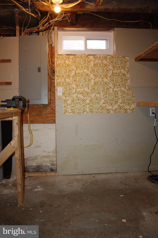 Building Photo - 423 Happy Creek Rd