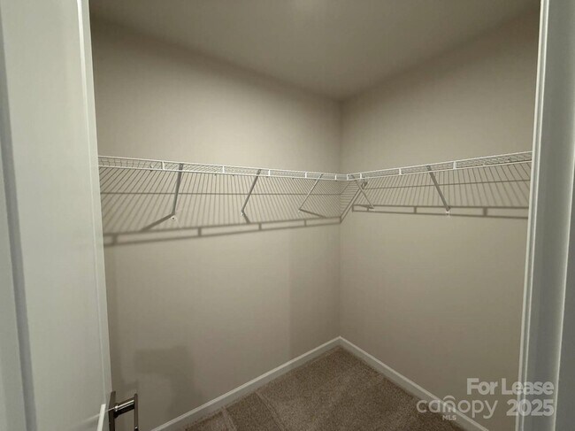 Building Photo - 10149 Florentine Wy