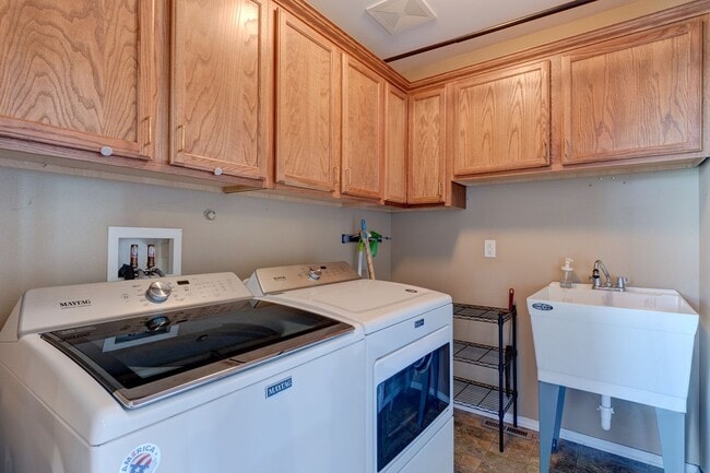 Building Photo - 3 Bedroom 2 Bath Home in Redwing