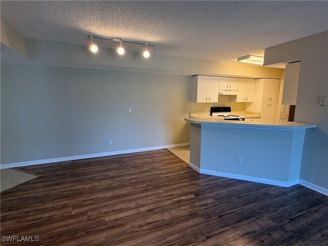 Building Photo - 13621 Eagle Ridge Dr