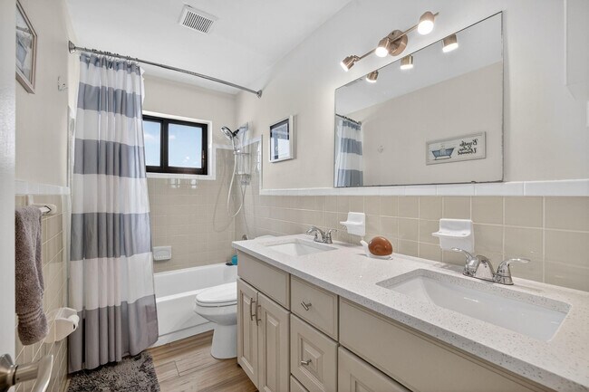 Building Photo - 407 SE 5th St