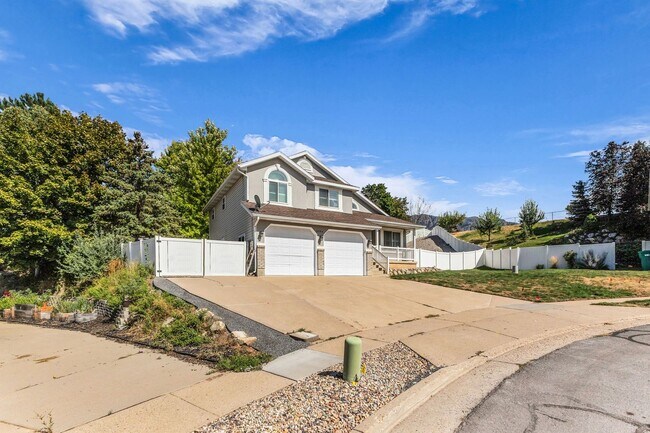 Building Photo - 3084 N 2225 E