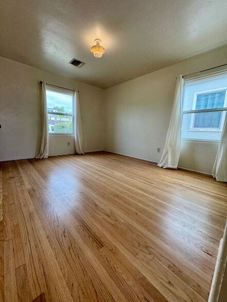 Building Photo - 803 Van Nuys St