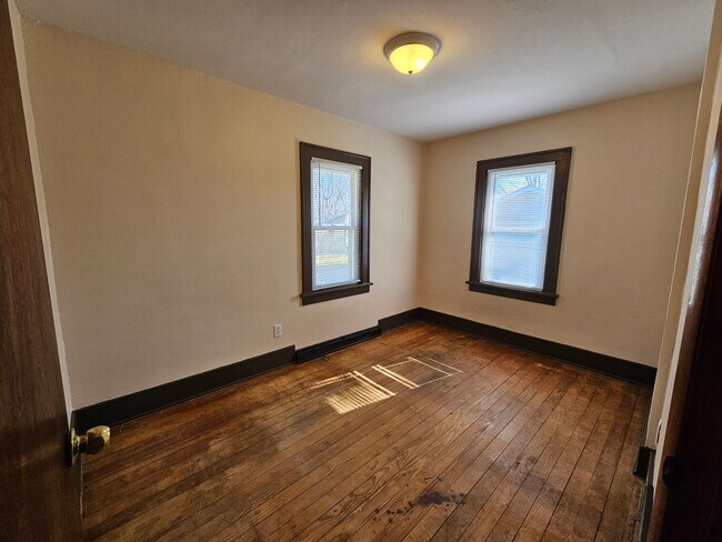 Building Photo - 3022 Hartzer St
