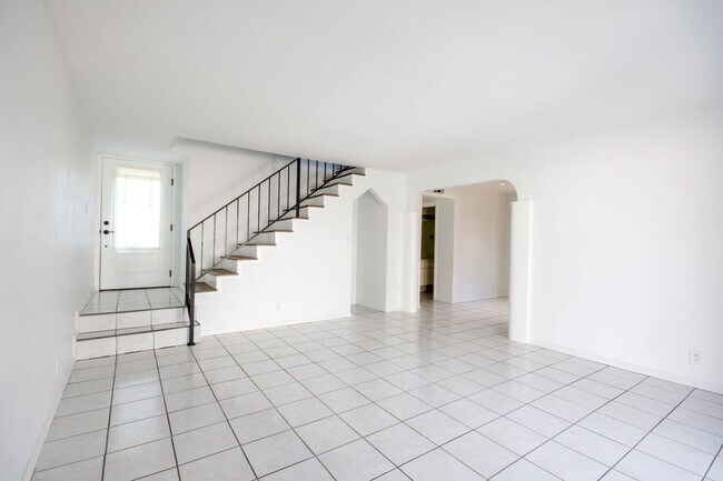 Building Photo - 7035 Lisa Ln