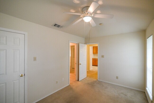 Building Photo - Spacious 2 Bedroom, 2 Bath Duplex – Over 1...