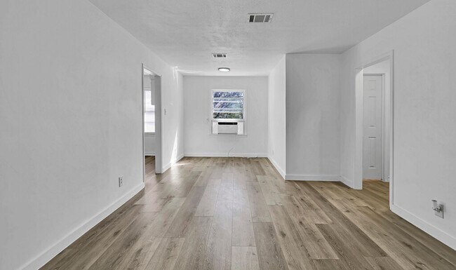 Building Photo - Cozy 2 BD 1 BA Home in Waco