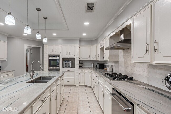 Building Photo - 4 Bedroom 3.5 bath in Greenacres