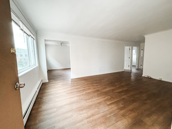 Living room - 3412 Lumardo Ave