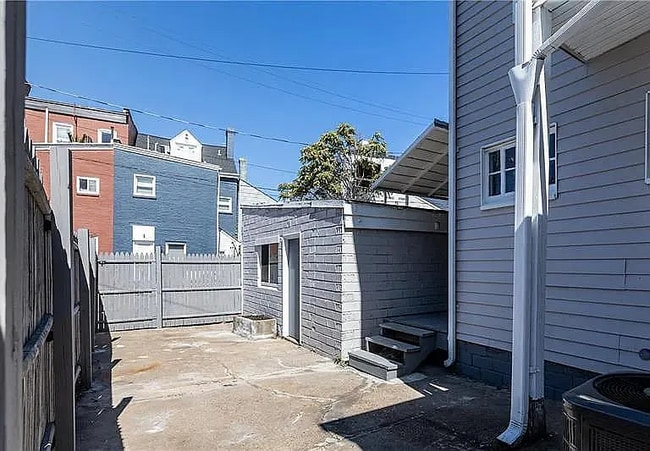 Building Photo - 4923 Butler St