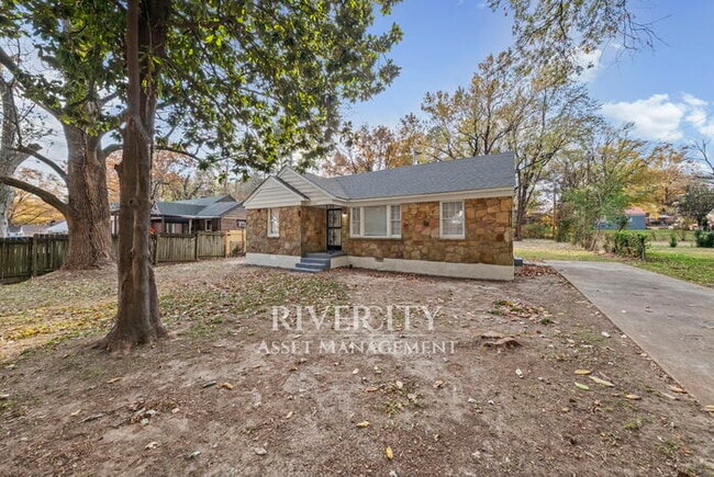 Building Photo - Gorgeous Renovated Home in Frayser!!! Section 8 Welcomed !!!!!