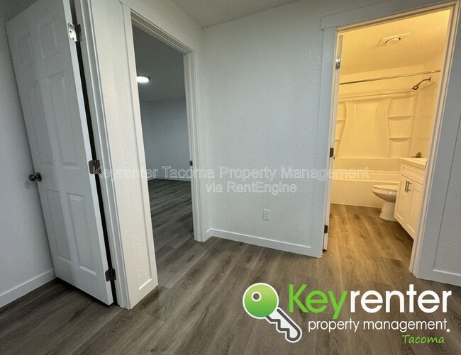 Building Photo - 15909 18th Ave Ct E