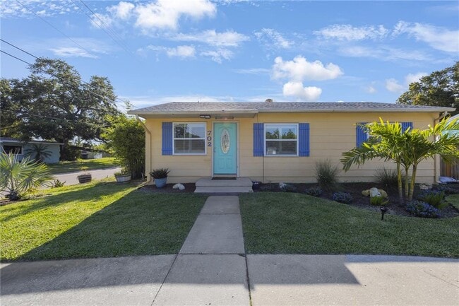 Building Photo - 702 Gray St S