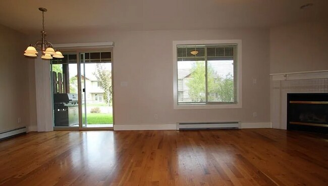 Building Photo - 3 Bedroom 2.5 Bath plus an Office in Bozeman!