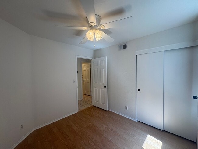 Building Photo - Cozy Escondido 3BR/2BA with A/C, large bac...