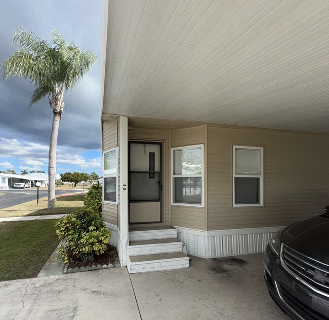 Building Photo - 1601 US-441