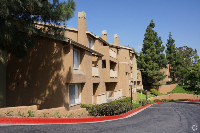 Building Photo - The Palms On Hathaway