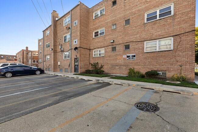 Building Photo - 8121 S King Dr