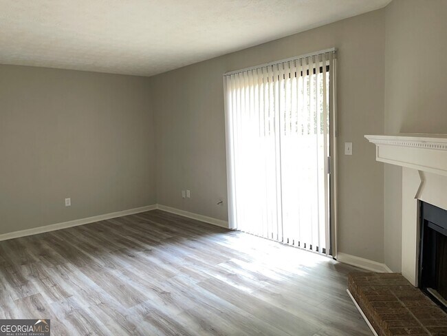 Building Photo - 5870 Sheldon Ct