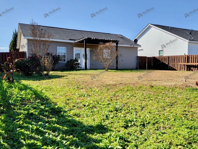 Building Photo - COMING SOON!  3-Bedroom/2-Bathroom Home in...