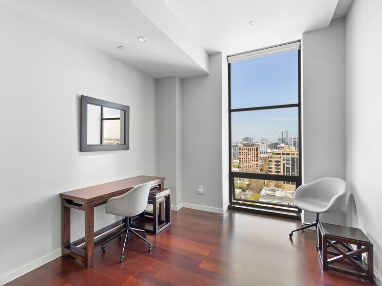 Building Photo - 1025 NW Couch St