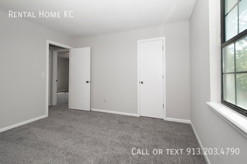 Building Photo - 7434 Santa Fe Dr