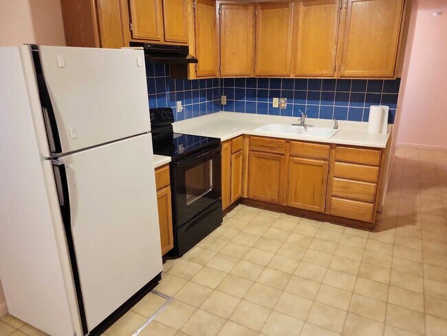 Building Photo - APPROVED APPLICATION* Charming 3 Bedroom Cottage with Private Patio in Lewiston, ID