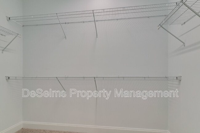 Building Photo - 139 Crabourne Dr