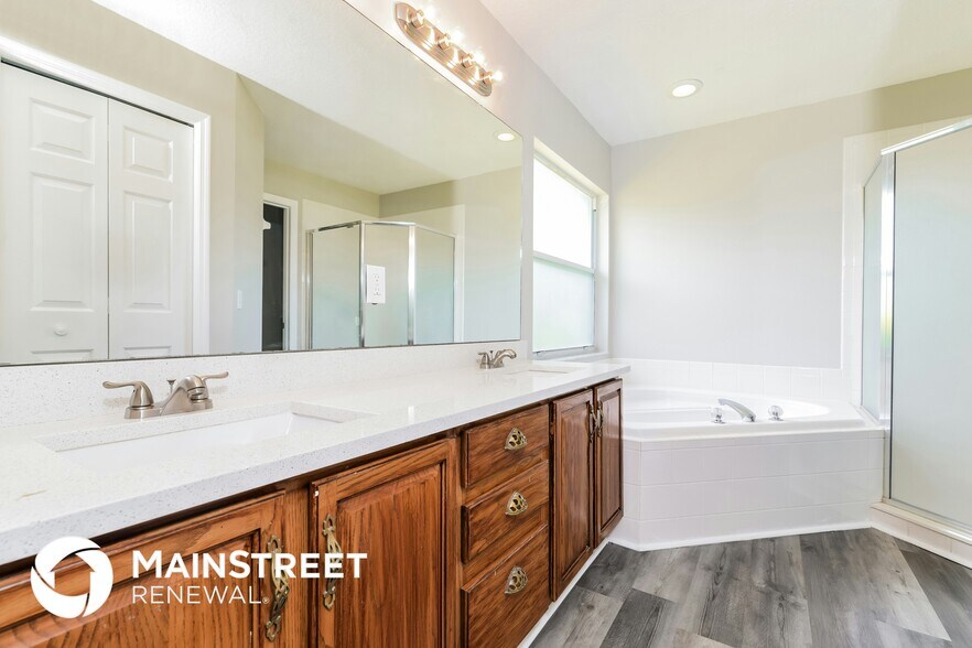 Building Photo - 2613 Waterview Dr